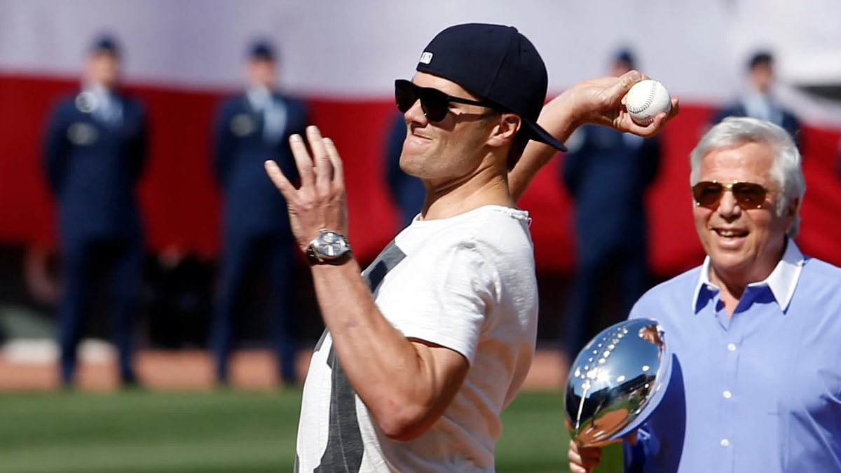Tom Brady reacts to Red Sox' embarrassing meltdown vs. Blue Jays