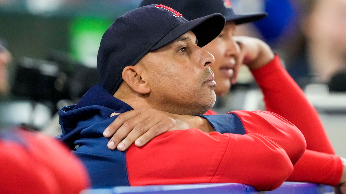 Lowell: I'd 'love to' manage Red Sox for 1 year if Cora returned afterward