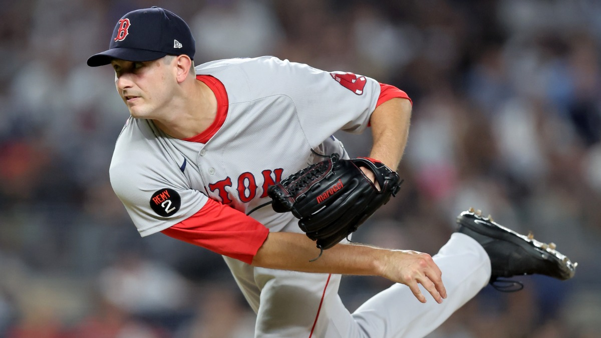 Alex Cora gives update on Garrett Whitlock after awkward slide