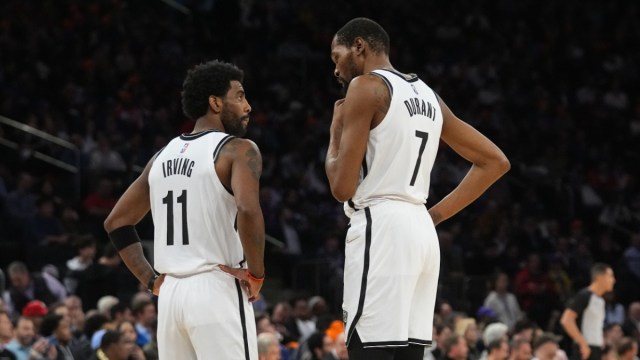 Brooklyn Nets players Kyrie Irving, Kevin Durant