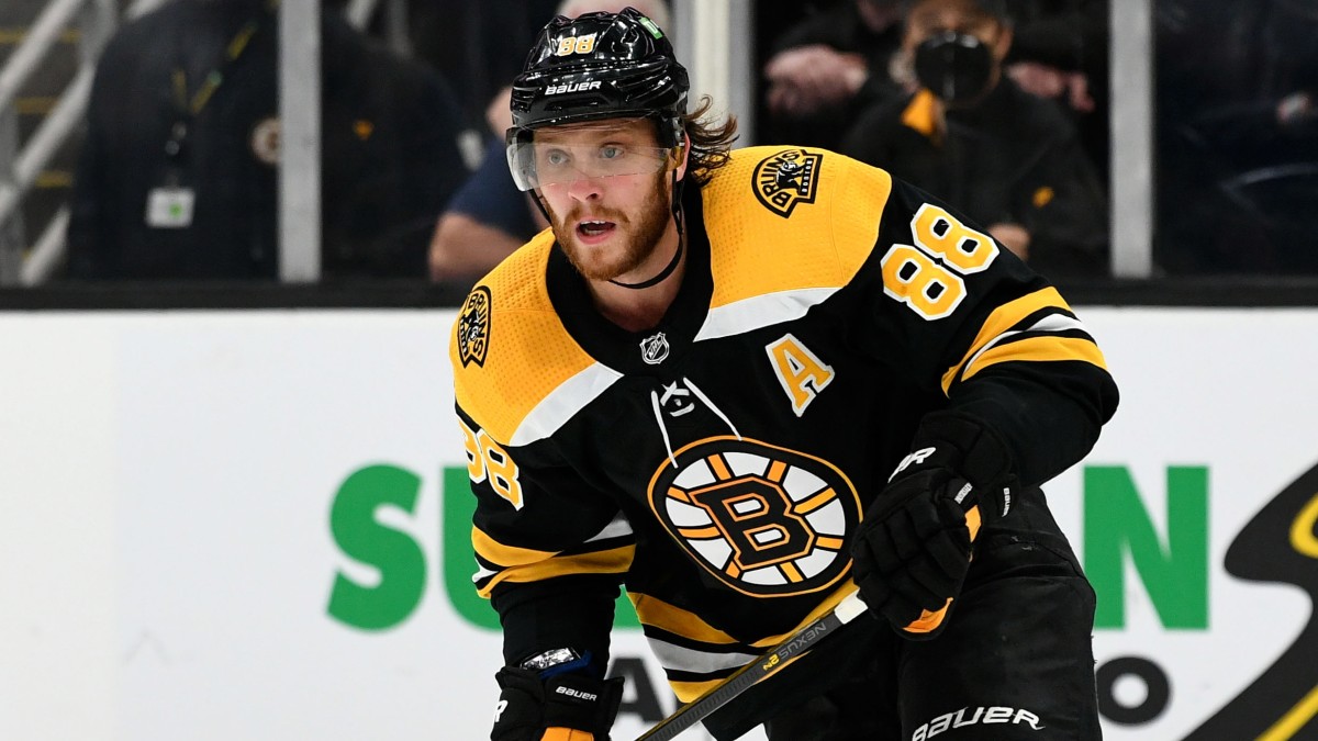 David Pastrnak With team Boston Bruins Most Wins In A Single Season with 63  T-shirt - Masteez
