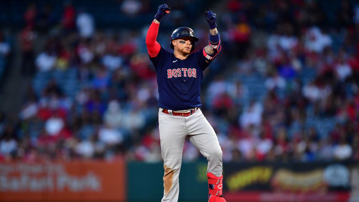 Christian Vazquez say goodbye to 'extended family' Red Sox after trade to  Astros 