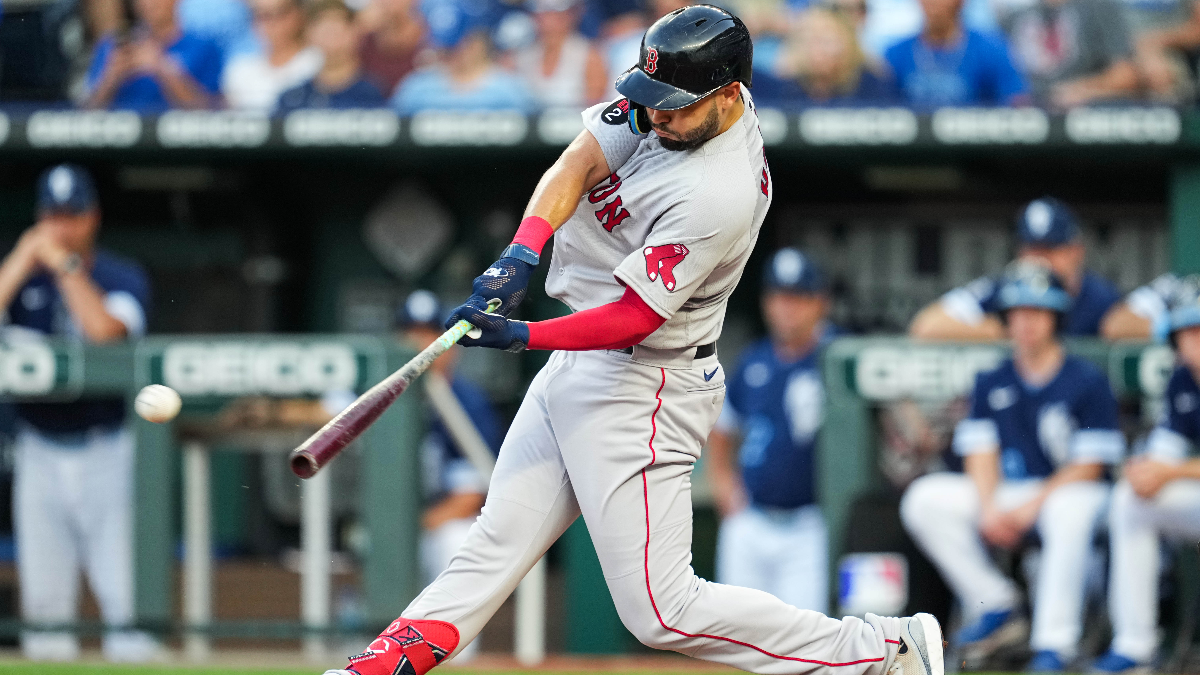 Eric Hosmer Exits Red Sox-Braves Due To Left Knee Contusion