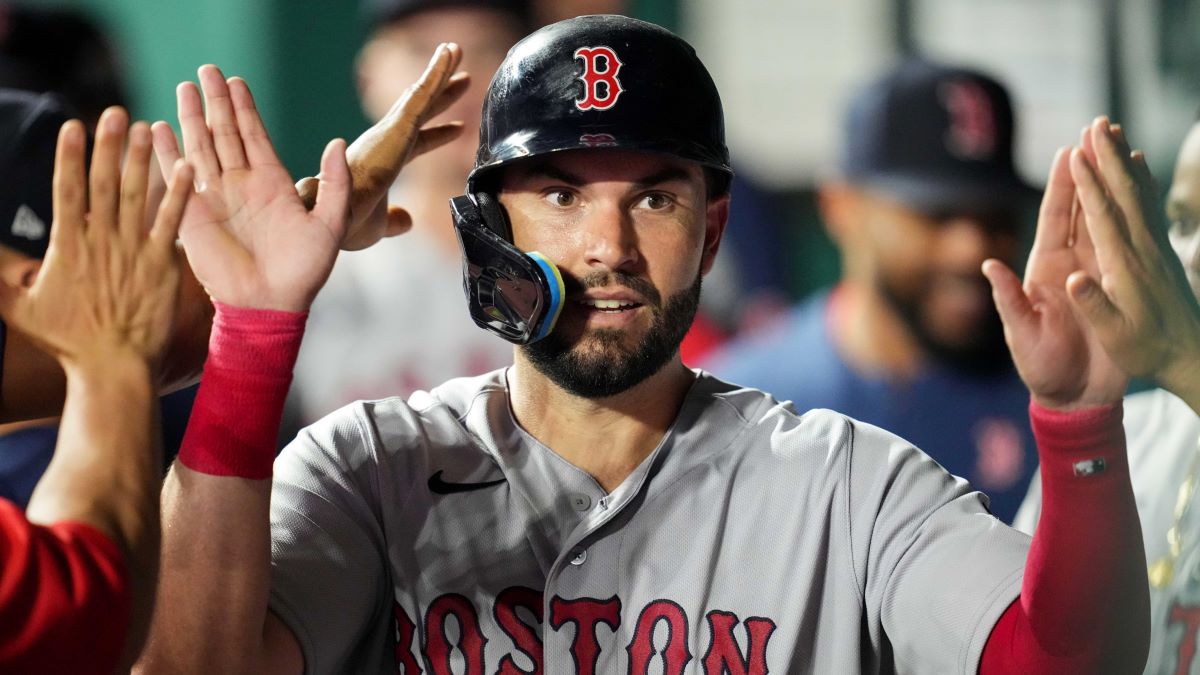 As Eric Hosmer makes Red Sox debut, he's looking forward to playing at  Fenway Park, where he's a lifetime .354 hitter 