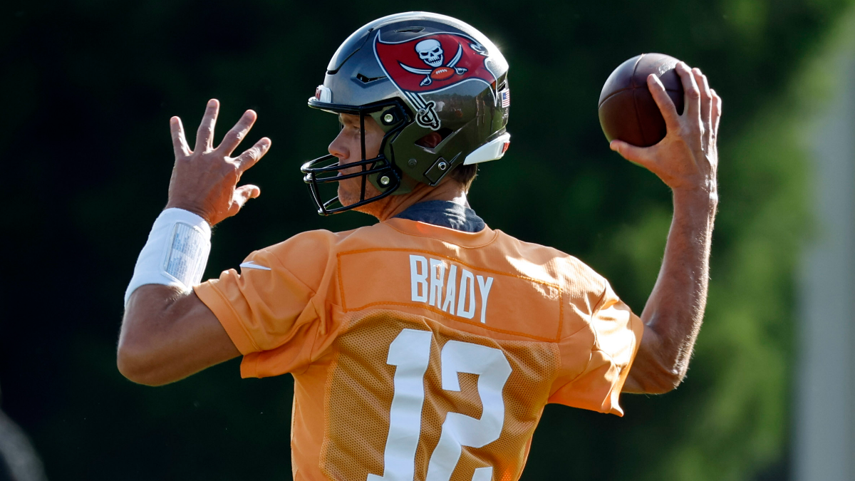 Peter King details how impressive Tom Brady has looked at Bucs camp - Bucs  Nation