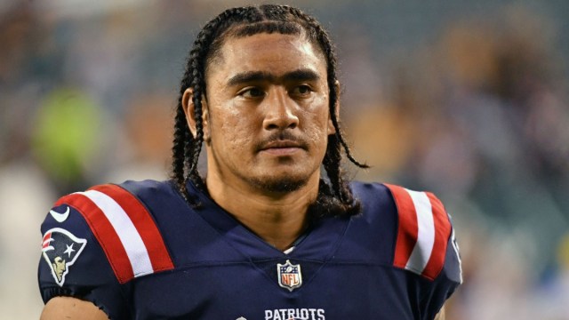 New England Patriots tight end Devin Asiasi
