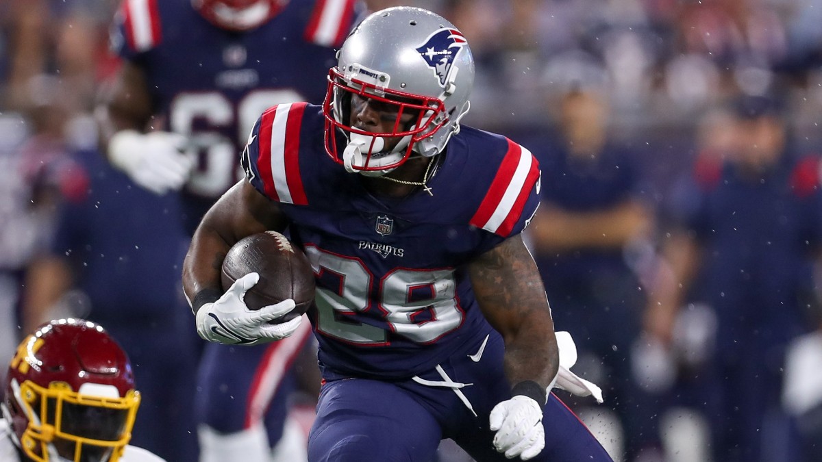 Will James White return to the Patriots for an eighth season