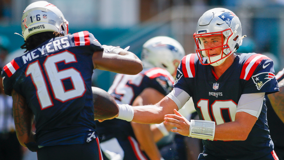 How Rookie QB Mac Jones Inspires Patriots Teammate Jakobi Meyers