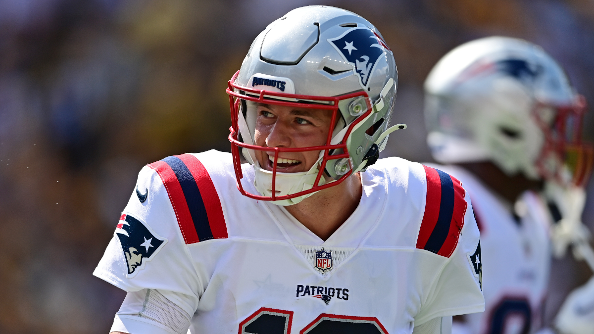 Monday's Patriots quarterback watch: Mac Jones zings it with the