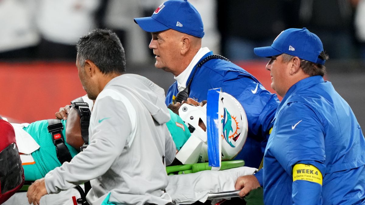 Dolphins QB Tua Tagovailoa carted off field with neck and head injuries,  but expected to be released from hospital - The Boston Globe