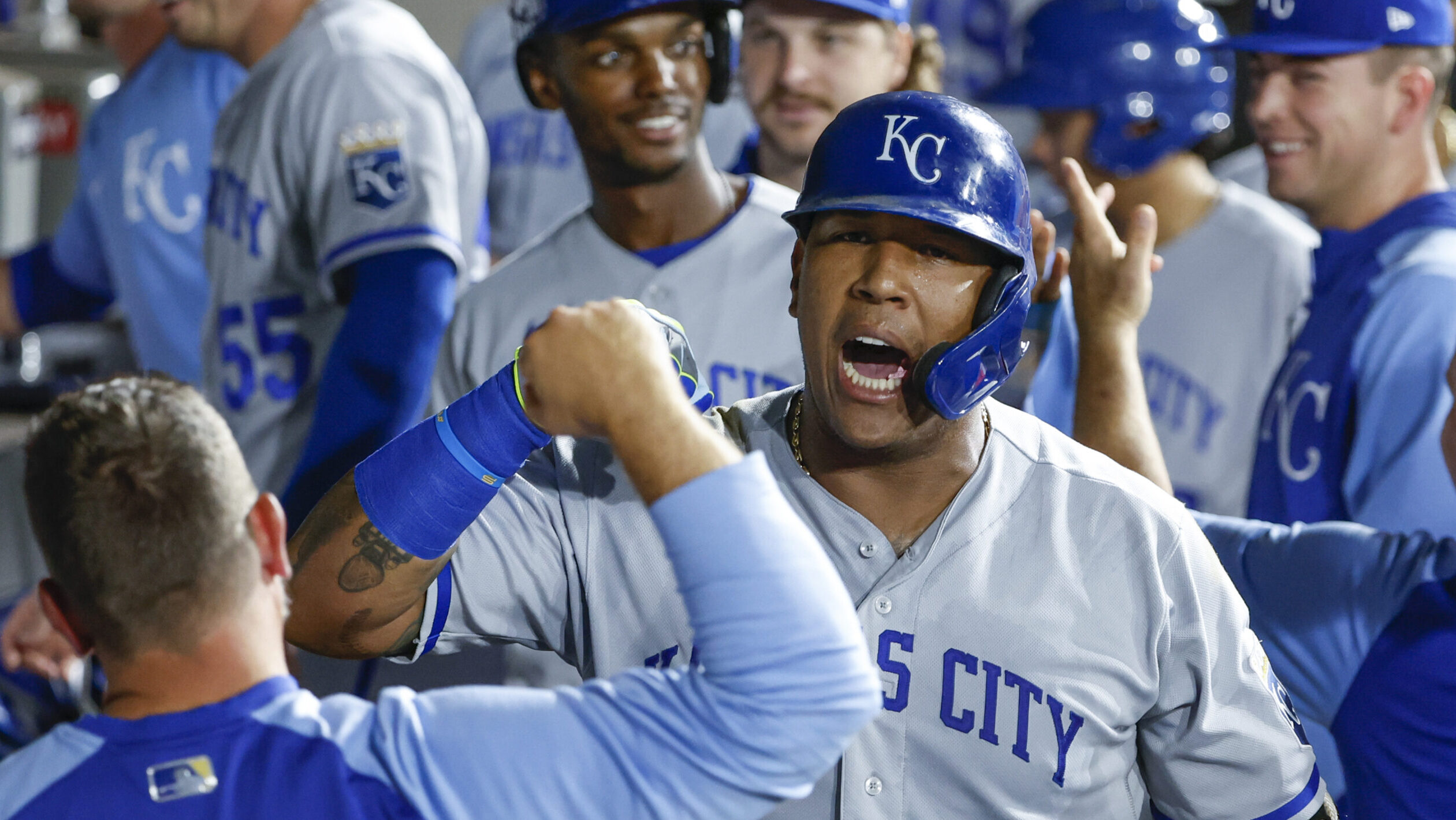 How was Salvador Perez injured? Royals catcher leaves game early