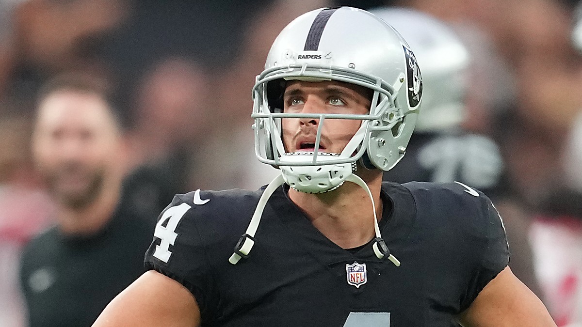 Raiders-Cardinals Week 2: Derek Carr, Josh McDaniels to move