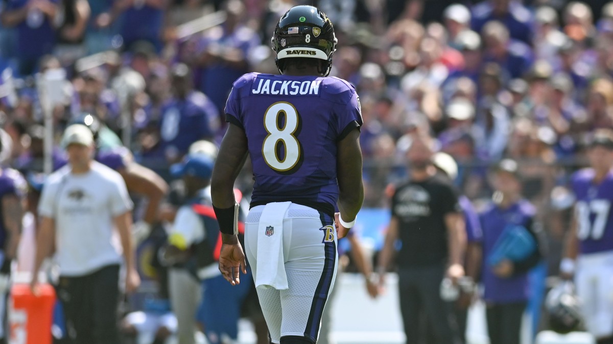 Lamar Jackson's stellar day can't cover up Ravens' flaws in collapse vs.  Dolphins - The Athletic