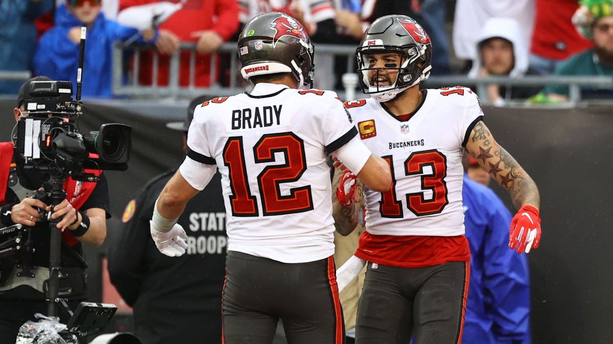 Mike Evans's Explanation to Ref Defending Tom Brady Goes Viral - Sports  Illustrated