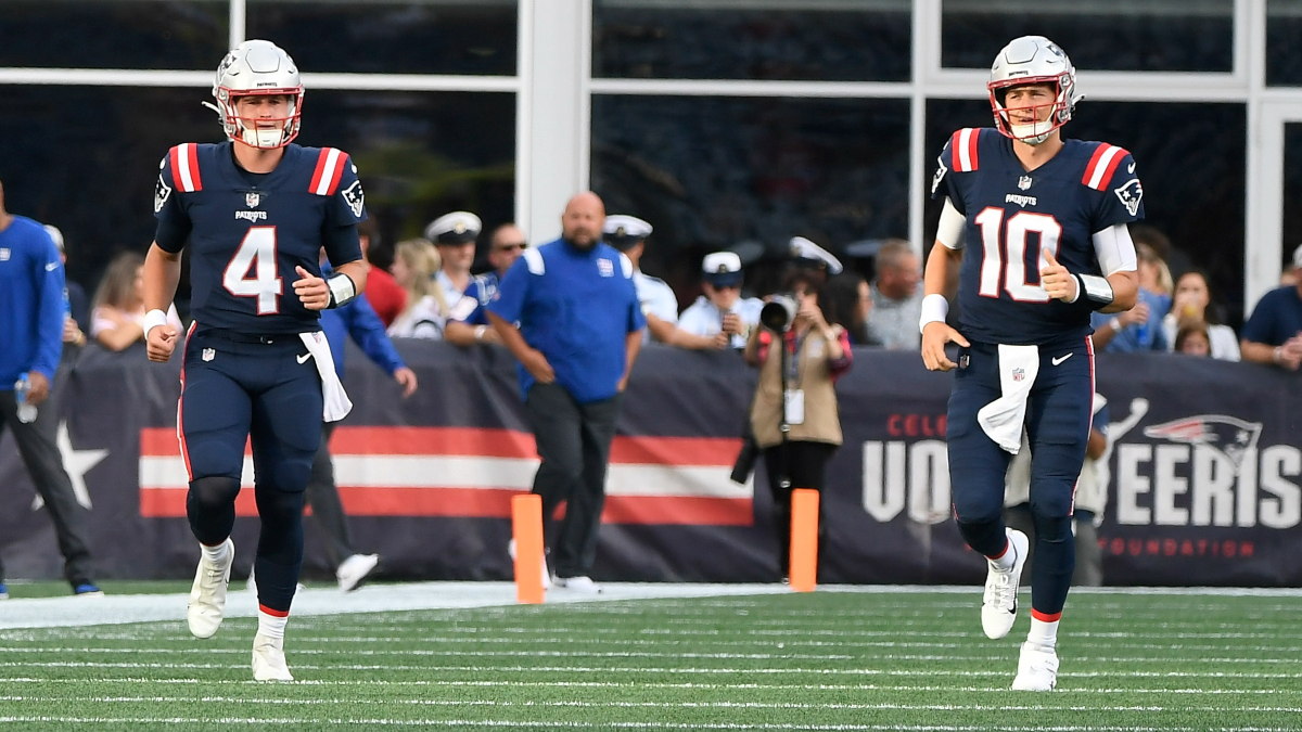 Patriots starting quarterback: Bailey Zappe replaces Mac Jones in second  quarter on MNF vs. Bears - DraftKings Network