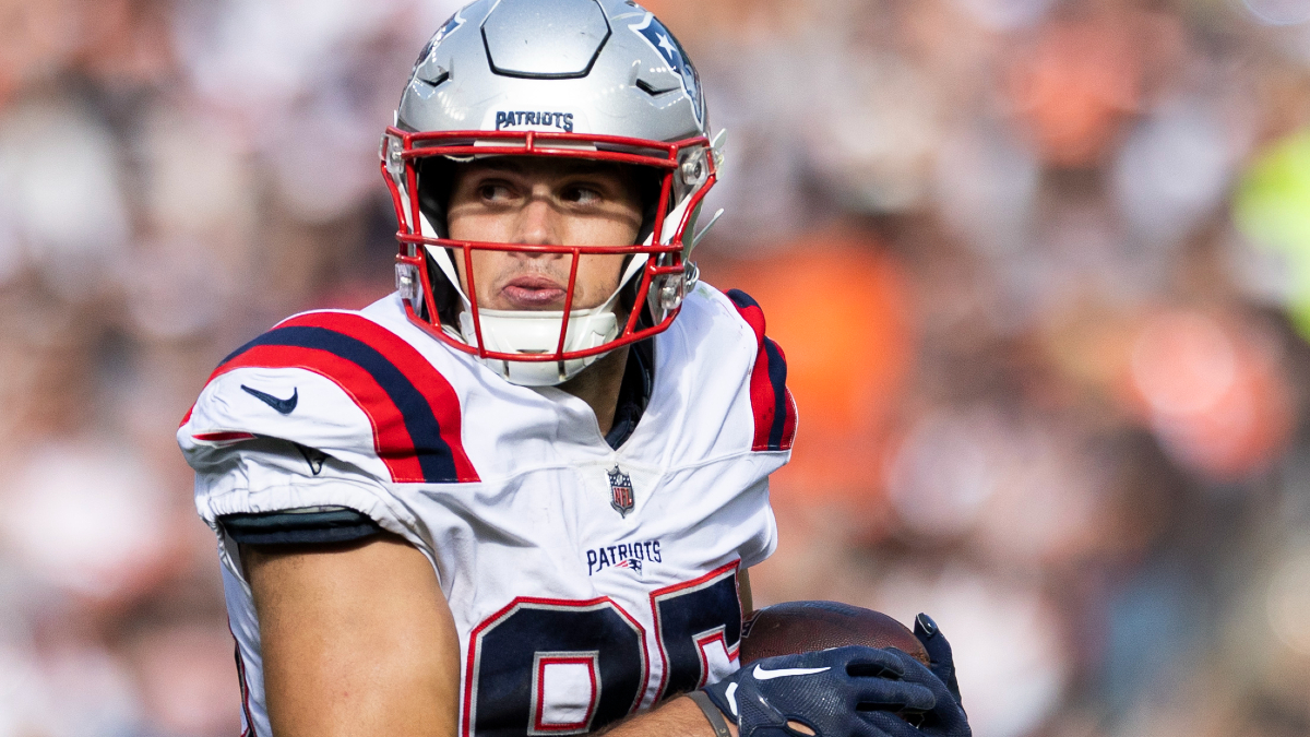 Press Conference  New England Patriots Tight End Hunter Henry Speaks to  Media Following Miami 