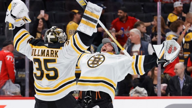 Boston Bruins goalies Linus Ullmark, Jeremy Swayman