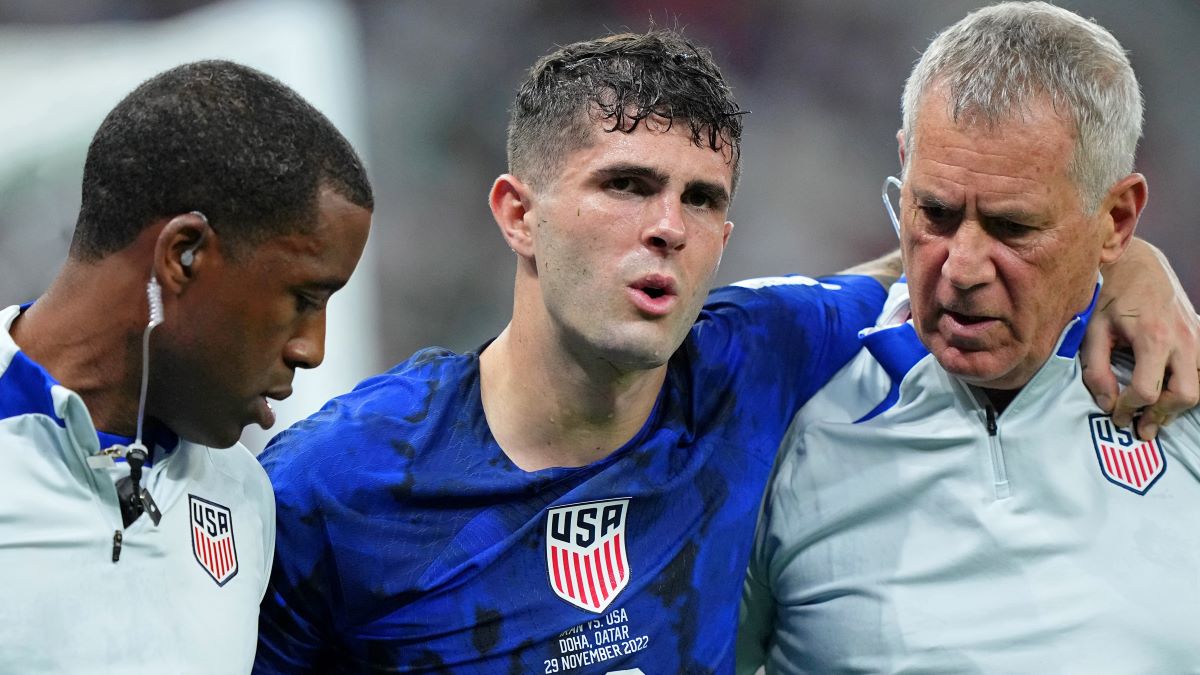 World Cup: Christian Pulisic taken to hospital as U.S. beats Iran - Los  Angeles Times