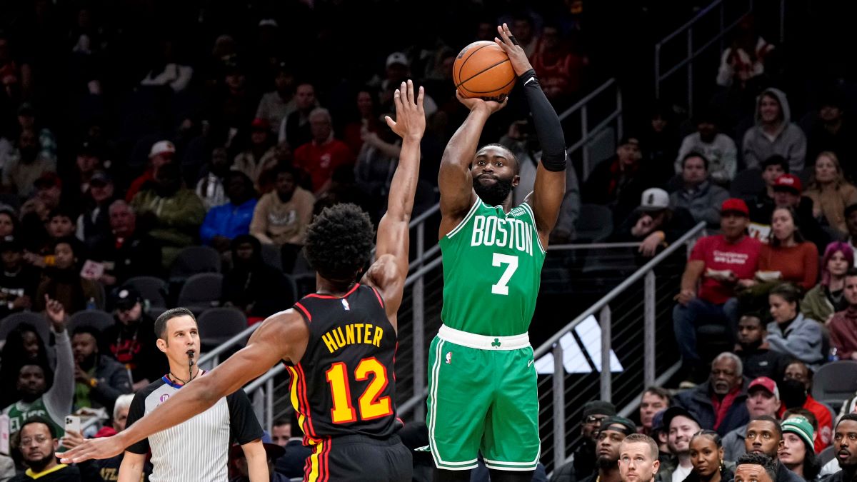 Celtics Wrap: Boston Rolls To Eighth Straight Win After Routing Hawks