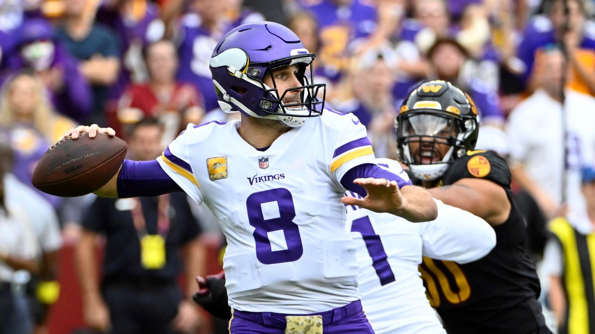 Video of Kirk Cousins dancing on plane after Vikings win goes viral