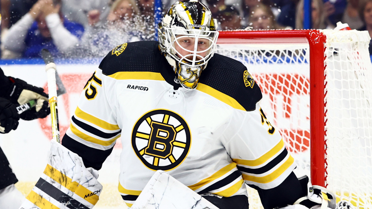 Bruins' Linus Ullmark was reportedly dealing with 'debilitating