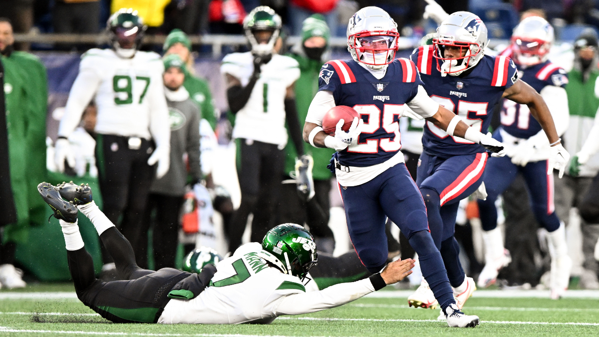 Marcus Jones's parents picked a great game to attend together at Gillette  Stadium - The Boston Globe