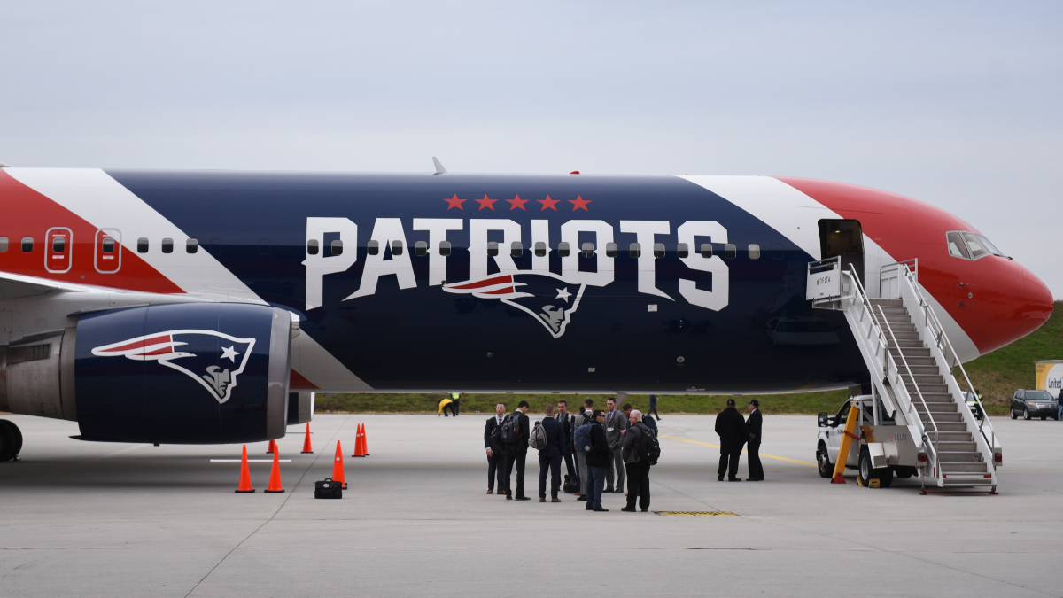 Patriots team plane flies UVA football players to teammates' funerals