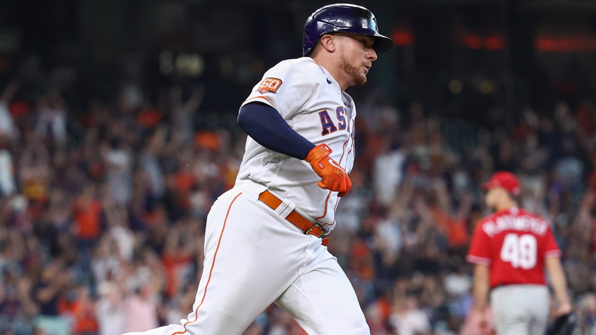 Christian Vazquez trade: Red Sox send C to Astros, per report - DraftKings  Network