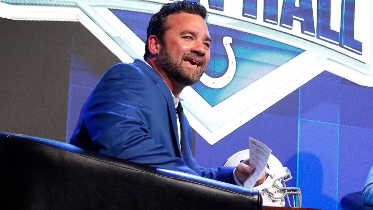 Jeff Saturday offers heartfelt message to Colts, fans after team