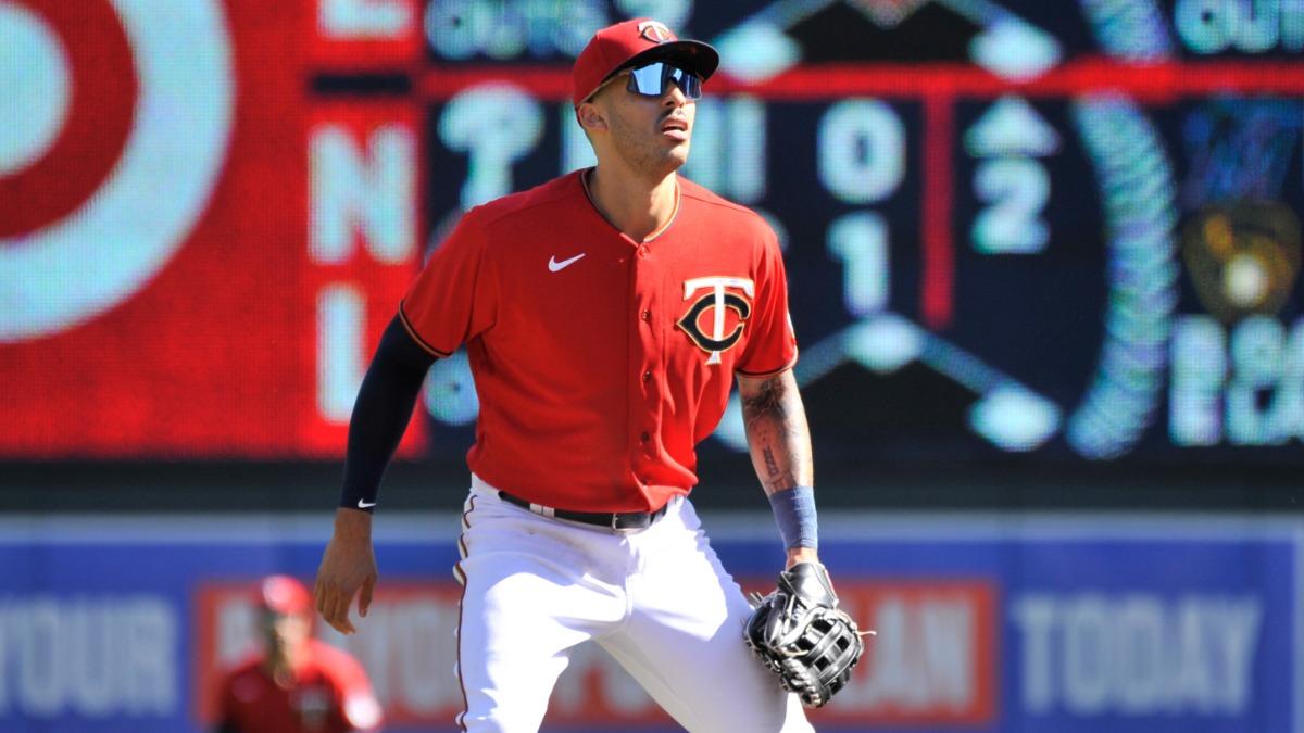 Giants signs star shortstop Carlos Correa to $350 million contract 