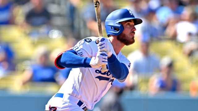 Cody Bellinger signs 1-year deal with the Chicago Cubs ornament
