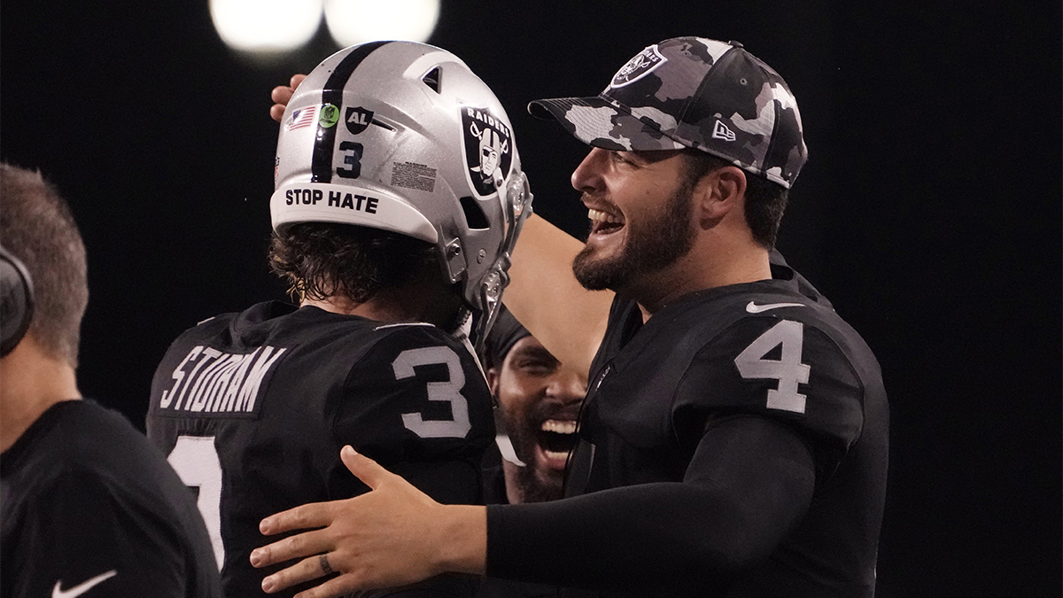 Raiders bench Derek Carr, Jarrett Stidham starting at quarterback