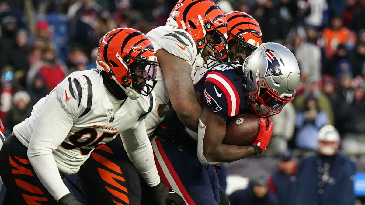 Patriots, Rhamondre Stevenson blowing game vs. Bengals sets Twitter on fire