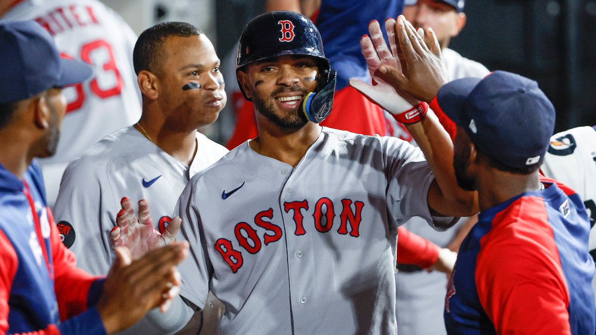 Report: Red Sox have told Xander Bogaerts he's staying in Boston