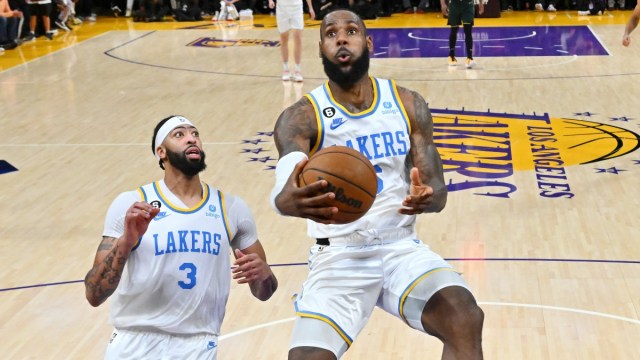 Los Angeles Lakers forwards LeBron James, Anthony Davis