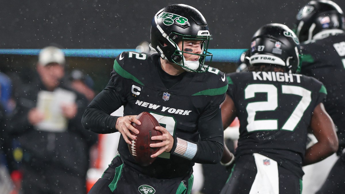 NY Jets activate QB Chris Streveler to back up Zach Wilson