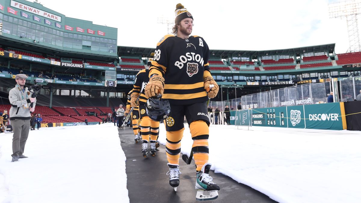 Check out David Pastrnak's custom skates and stick for Winter Classic at  Fenway Park - CBS Boston