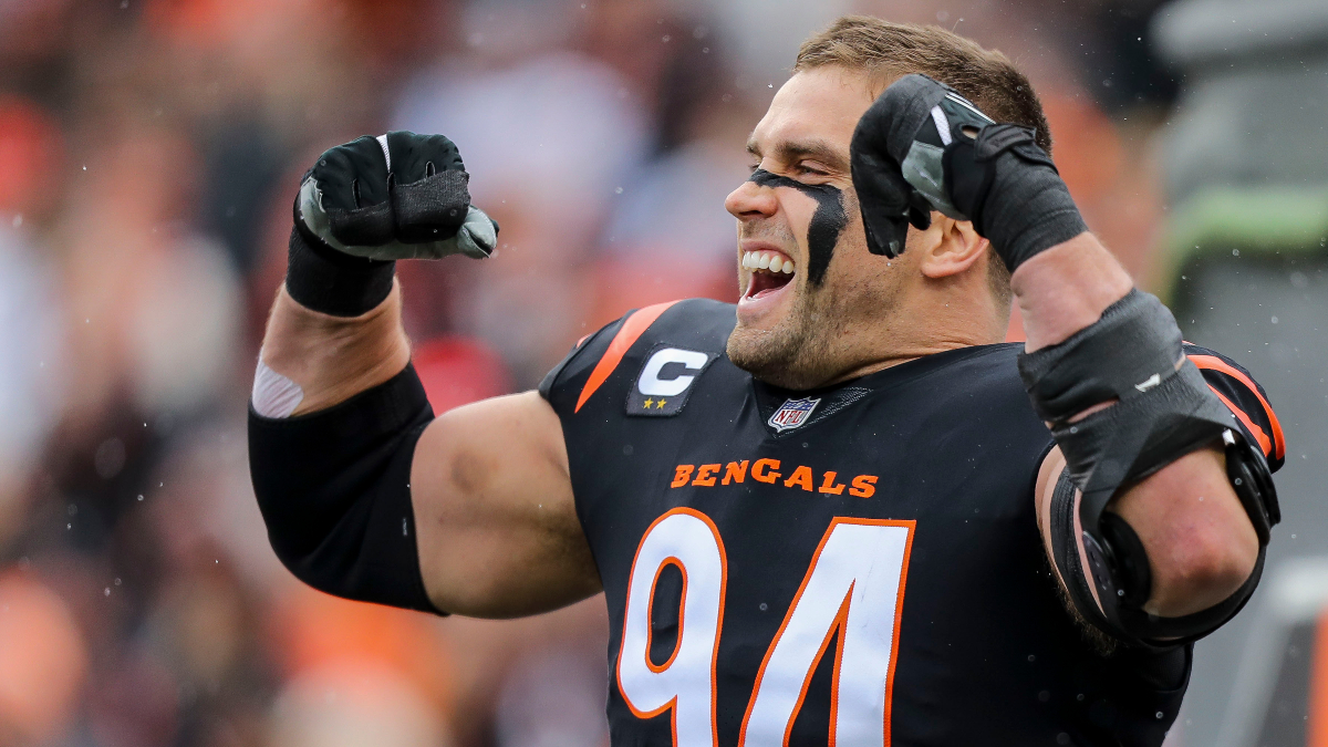 Sam Hubbard play: Watch the game-changing touchdown against Ravens