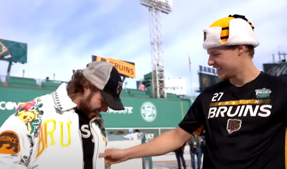 Bruins dress like old-time Red Sox for Winter Classic walk-in