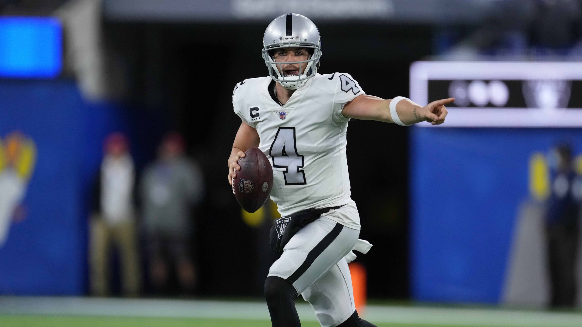 Four potential landing spots for ex-Raiders QB Derek Carr in 2023