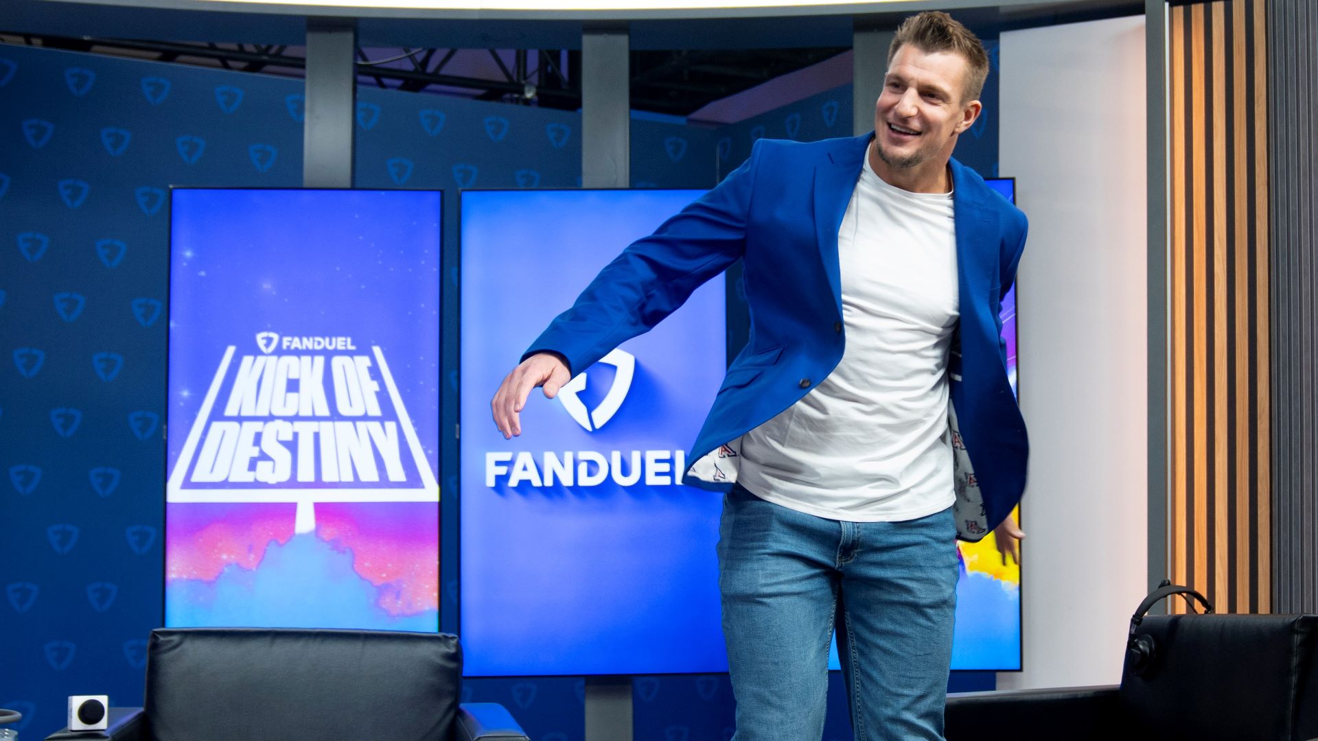 Rob Gronkowski brings Gronk Beach to Las Vegas, first-round draft picks on  the guest list