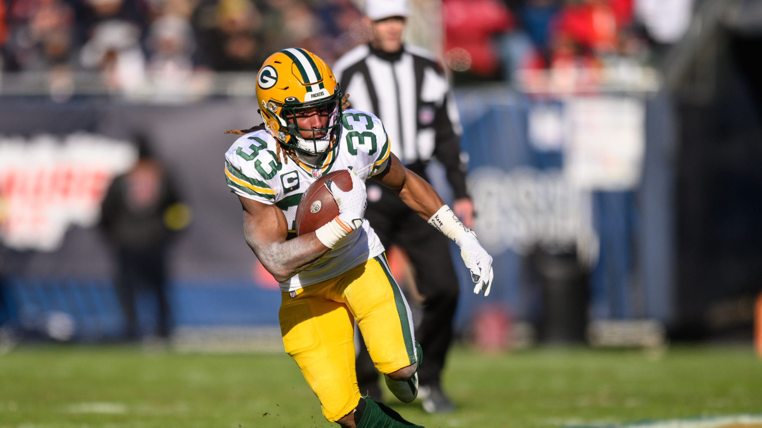 Packers RB Aaron Jones reworks contract, will stay with team 