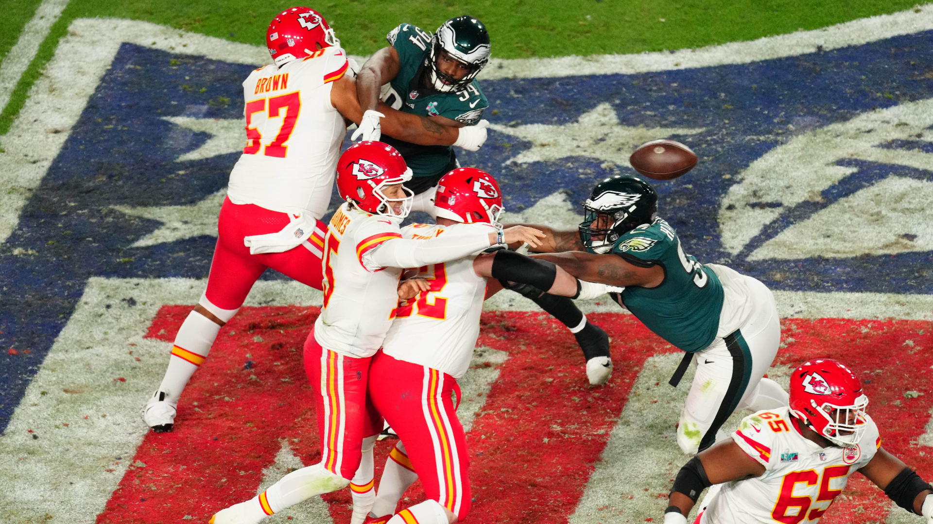 Chiefs offensive linemen troll Eagles during Super Bowl LVII