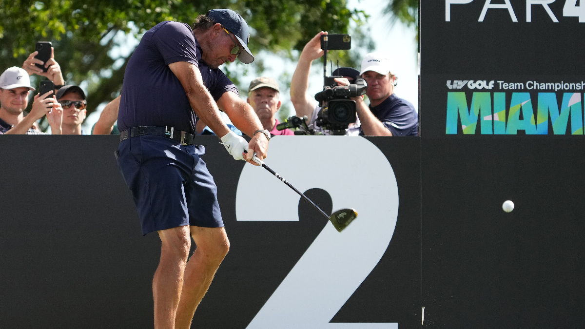 Patriots' Danny Woodhead dominates US Open golf qualifying