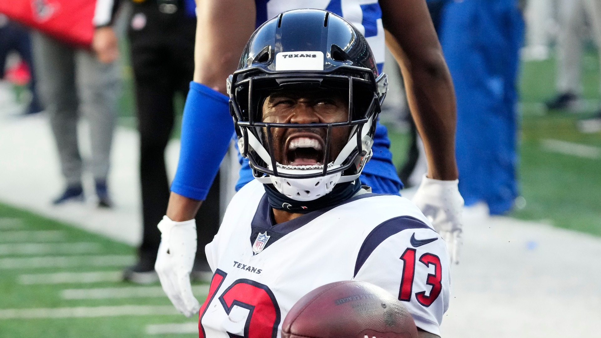 New England Patriots wide receiver Brandin Cooks (L) attempts to