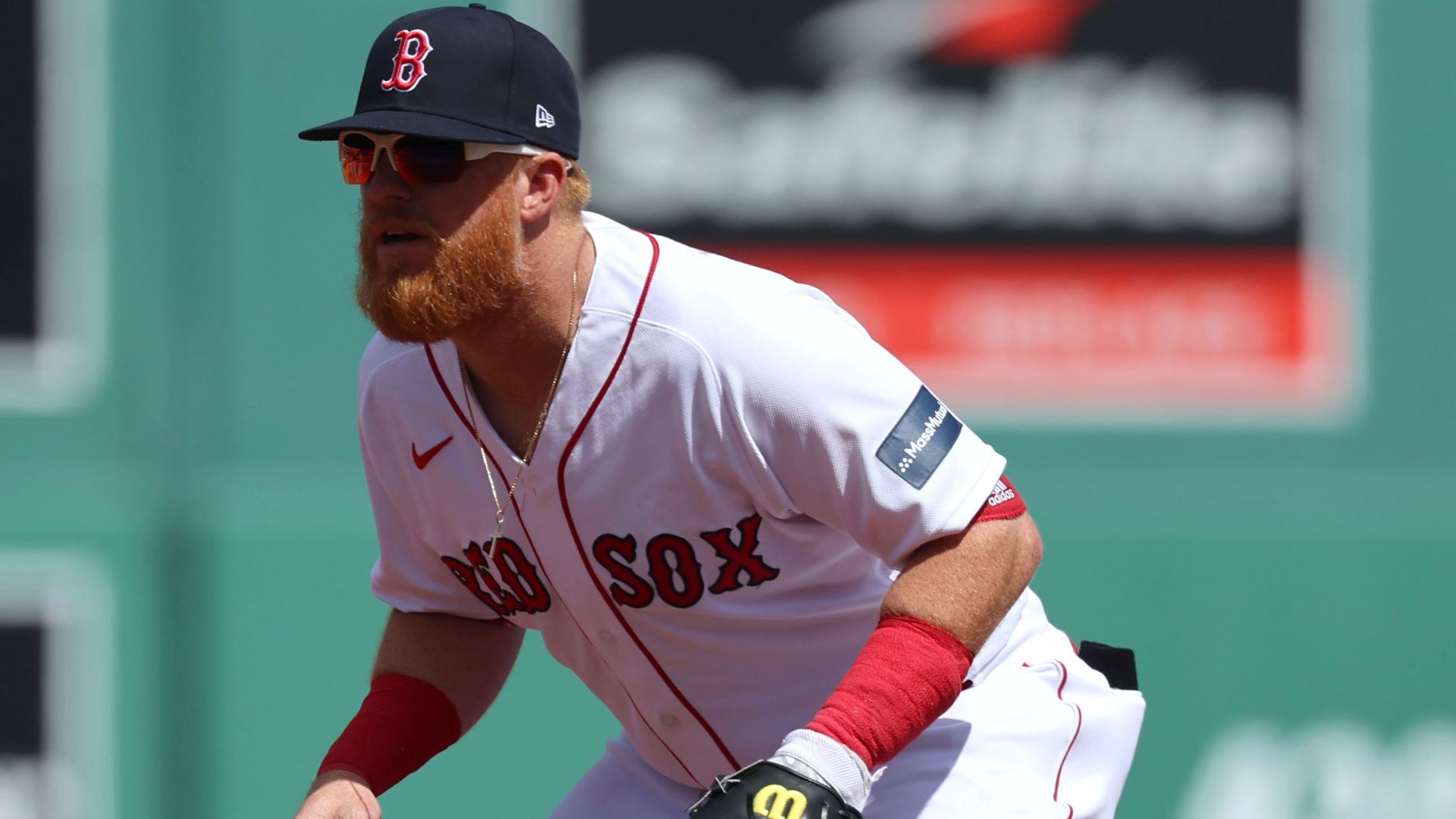 Red Sox infielder Justin Turner hit in face by pitch