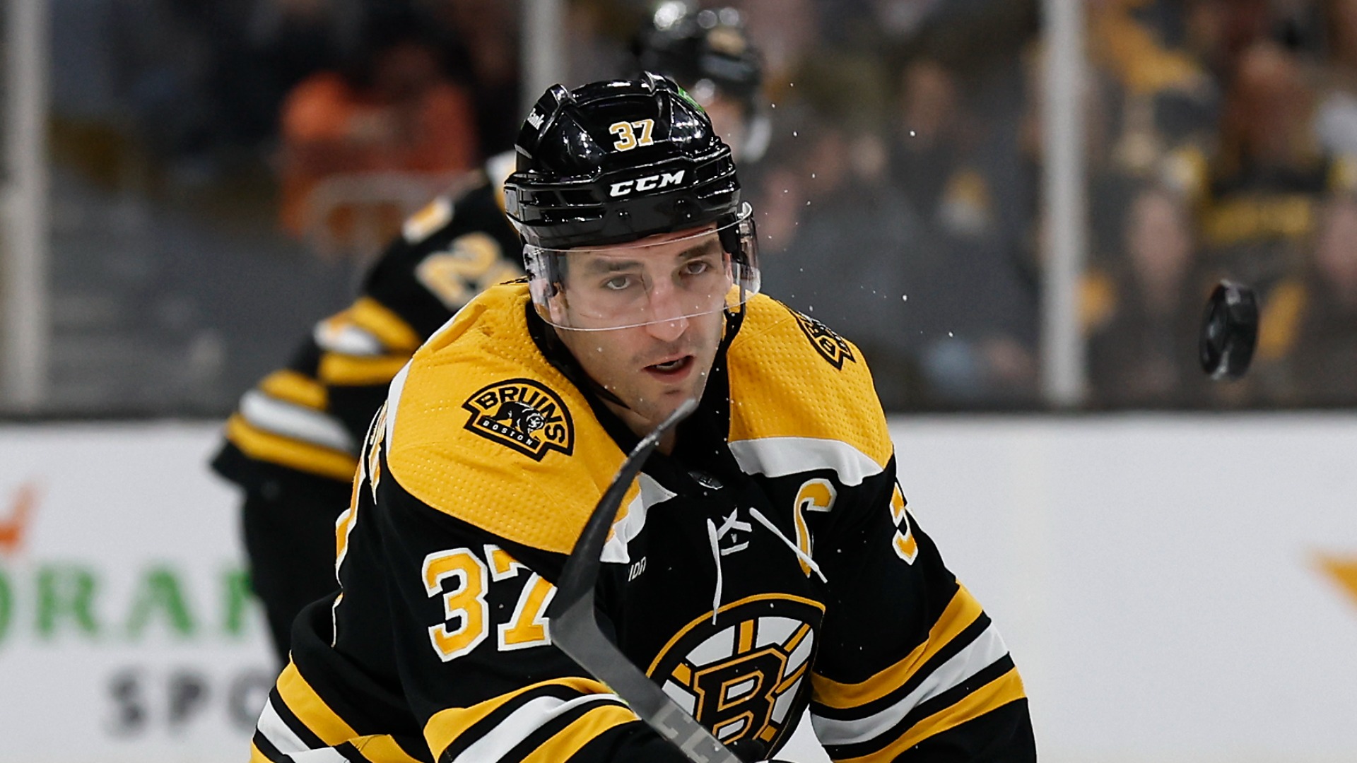 Boston Bruins Honor Bergeron's 1000 Points In Style
