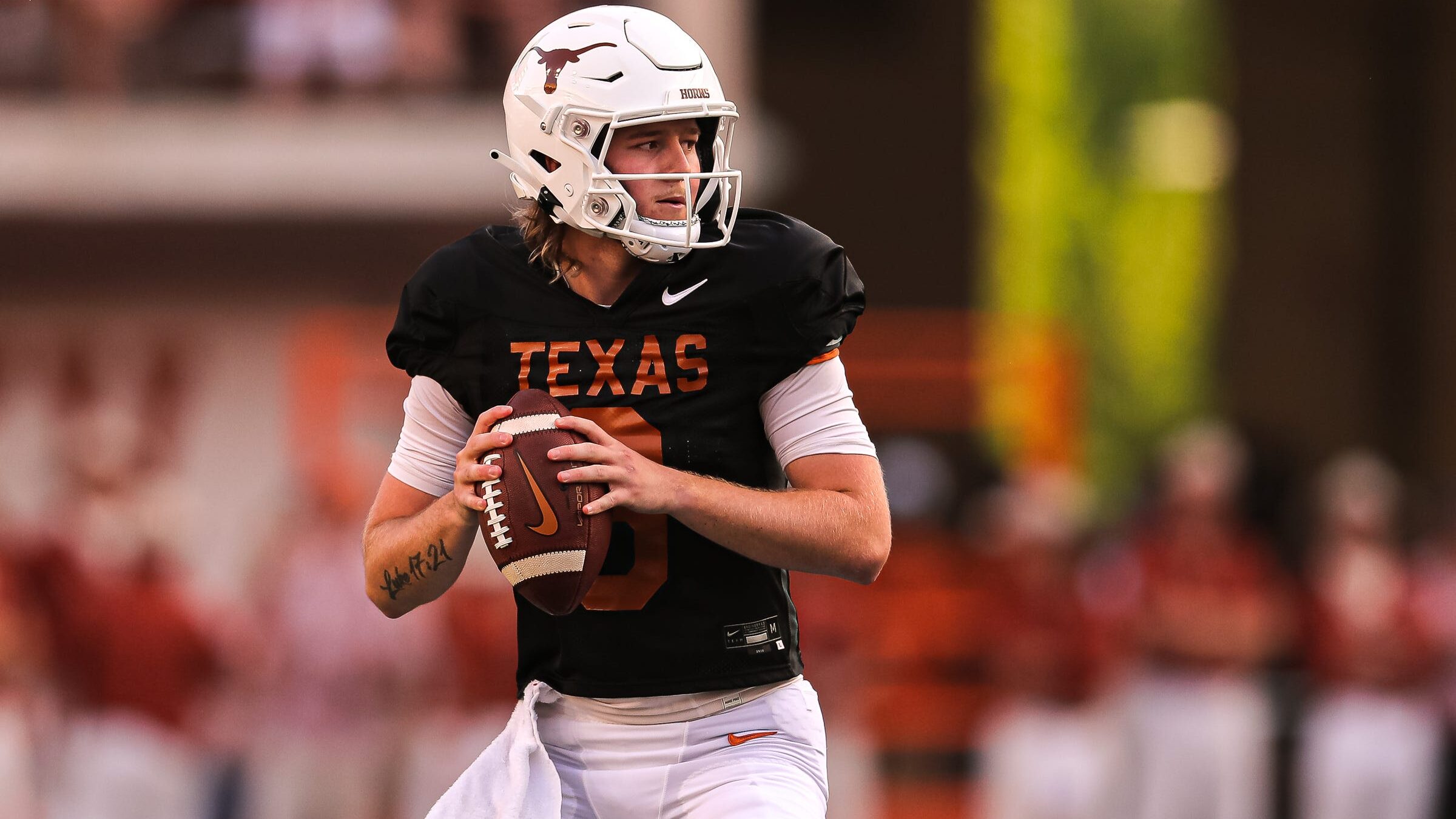 Quinn Ewers Vs. Arch Manning Is The Juiciest QB Battle Of The Spring