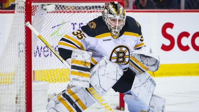 Boston Bruins goalie Linus Ullmark