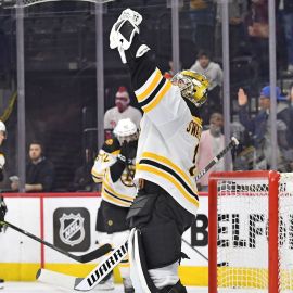 BHN Daily: Boston Bruins Swayman Creates Awesome Fan Moment